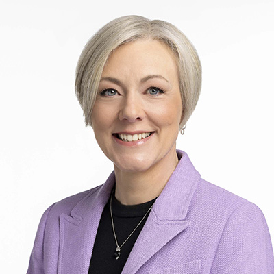 Portrait de Mme Caroline Lepage. présidente-directrice générale du Centre des congrès de Québec